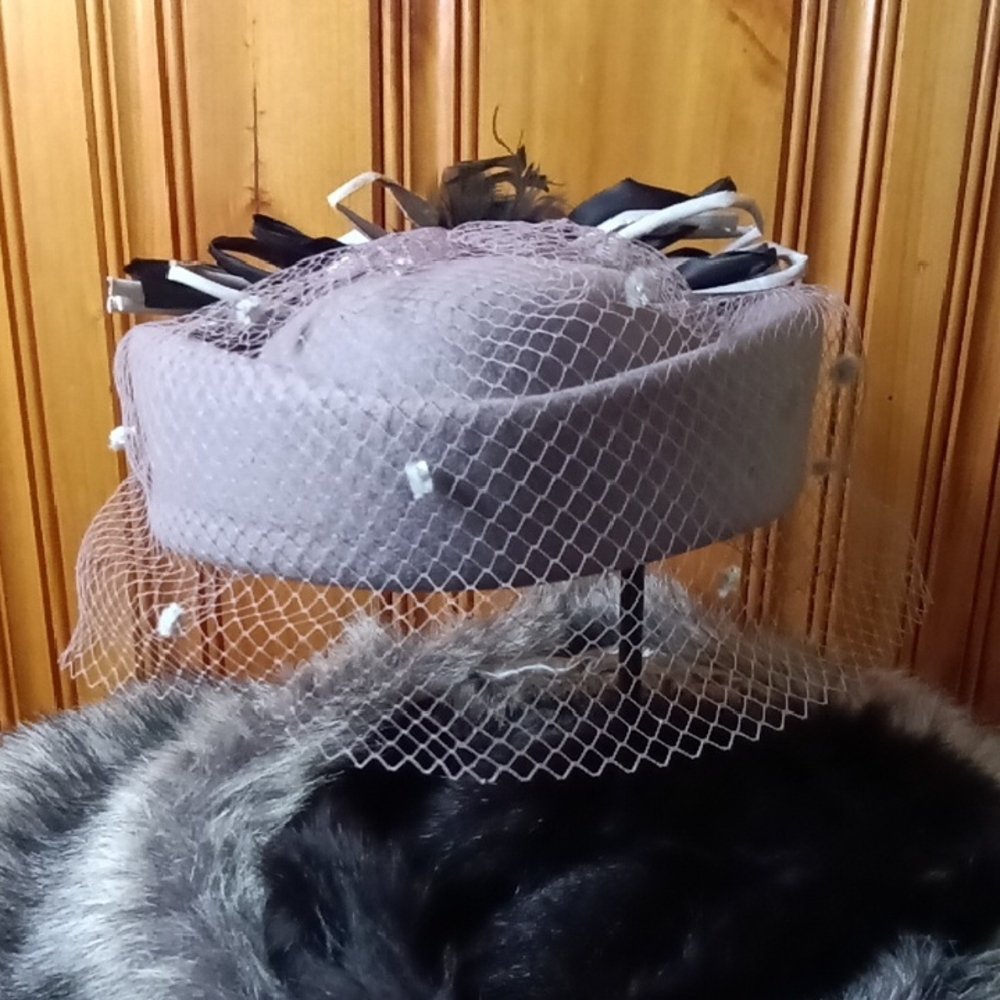 Chic Gray Hat with Classic Netting